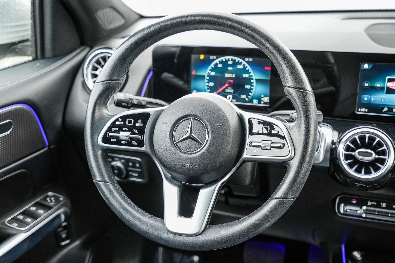 Used 2021 Mercedes-Benz GLB 250 4MATIC image 15