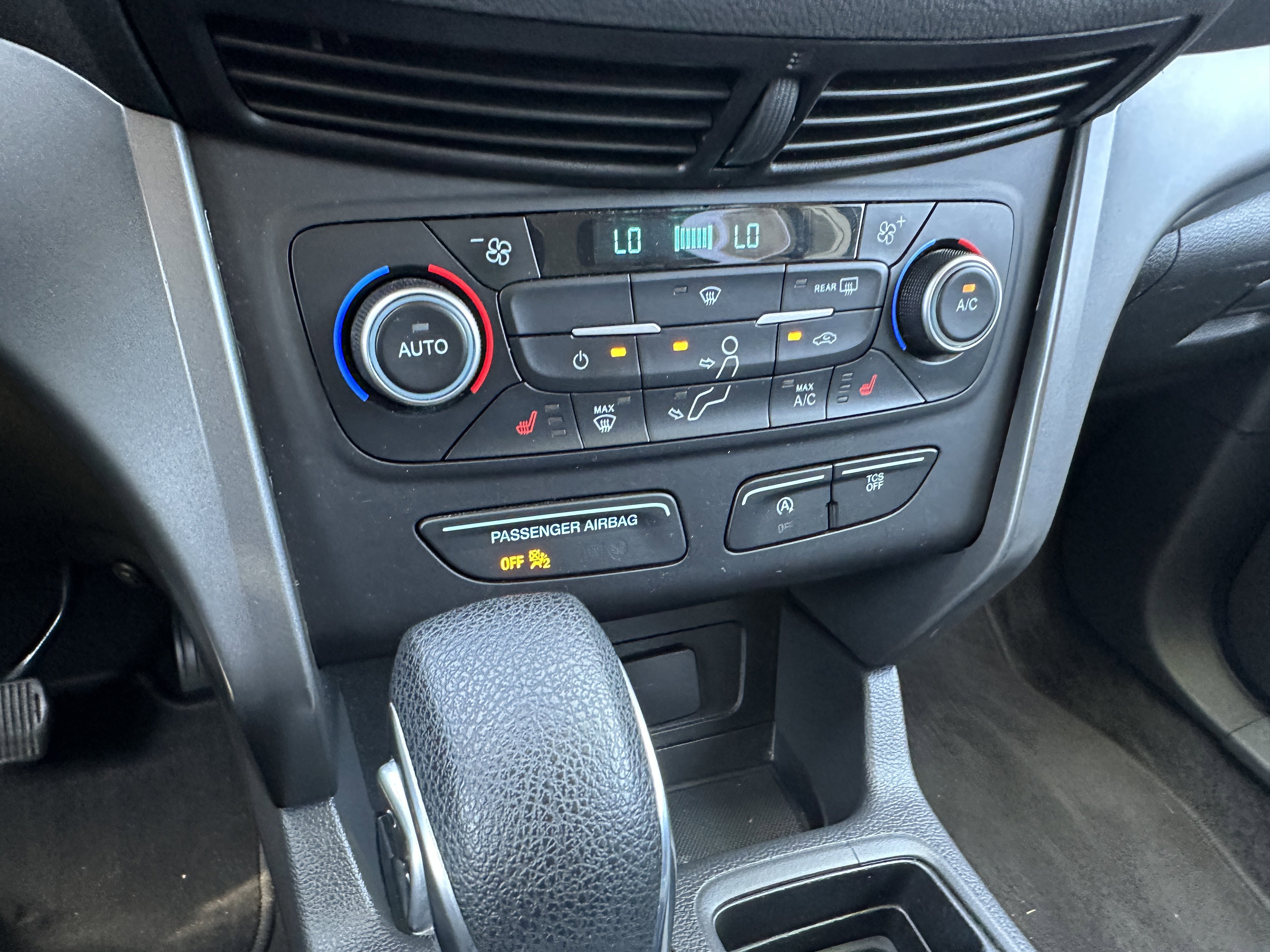 Used 2018 Ford Escape SE FWD image 30
