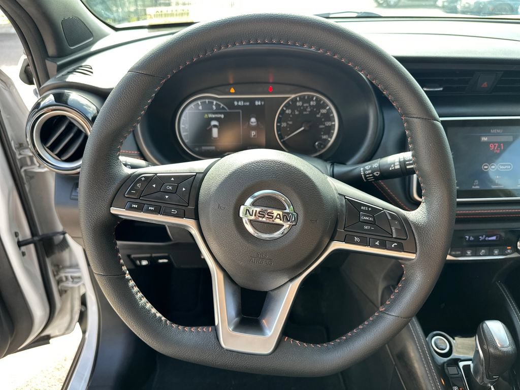 Used 2019 Nissan Kicks SR w/ Exterior Package FWD image 20
