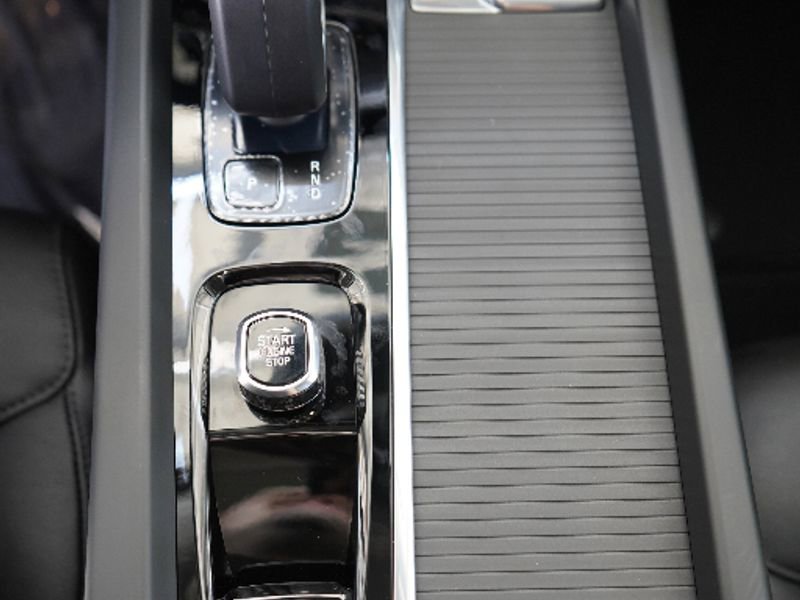 New 2025 Volvo XC60 B5 Core w/ Climate Package image 16