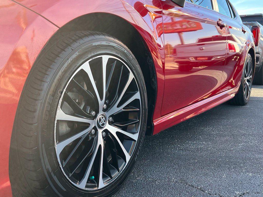 Used 2020 Toyota Camry SE AWD/4WD image 12