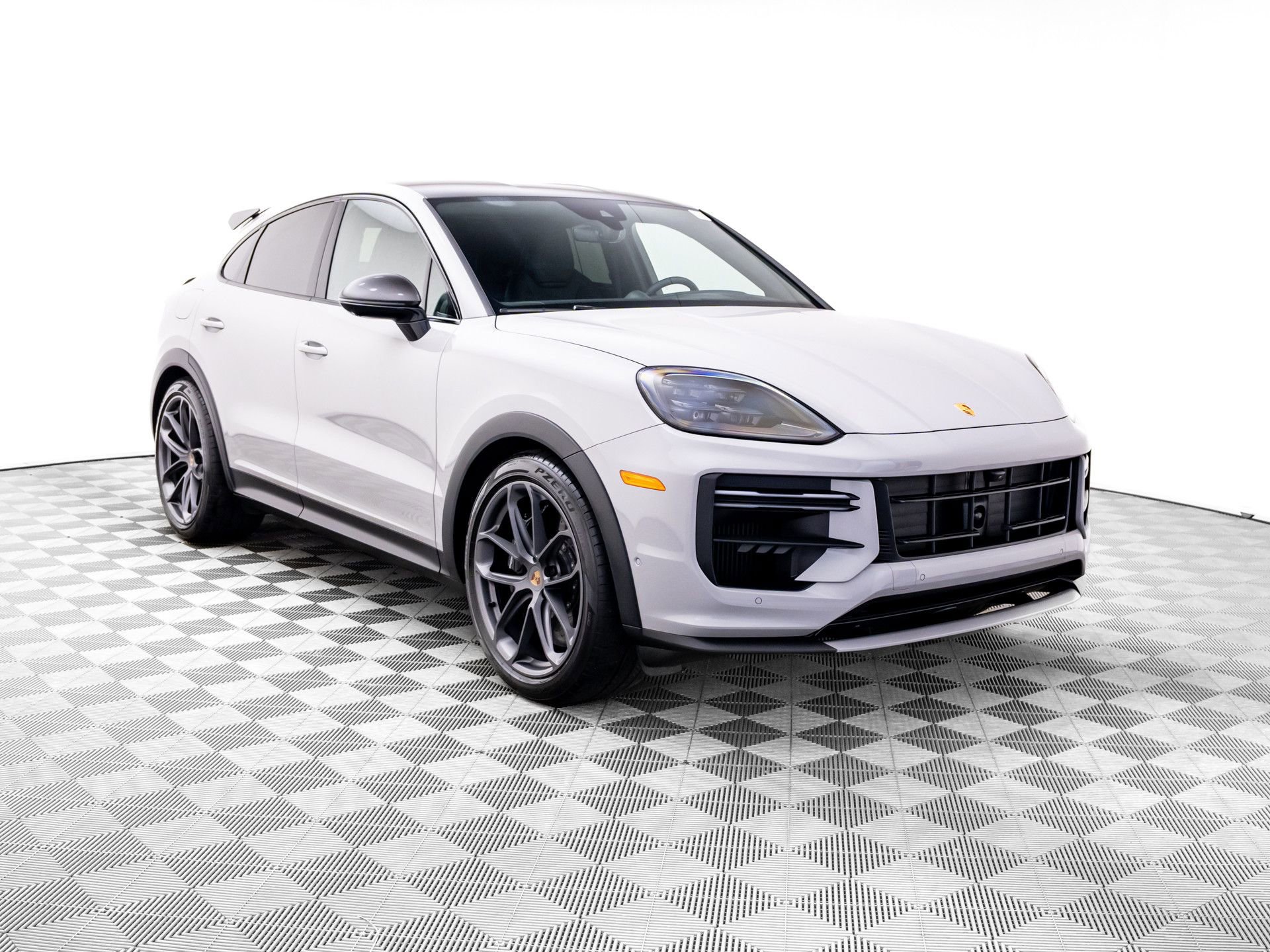 Certified 2025 Porsche Cayenne Turbo GT image 6