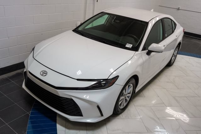 Used 2025 Toyota Camry LE FWD image 37