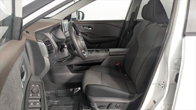 Used 2022 Nissan Rogue SV FWD image 14