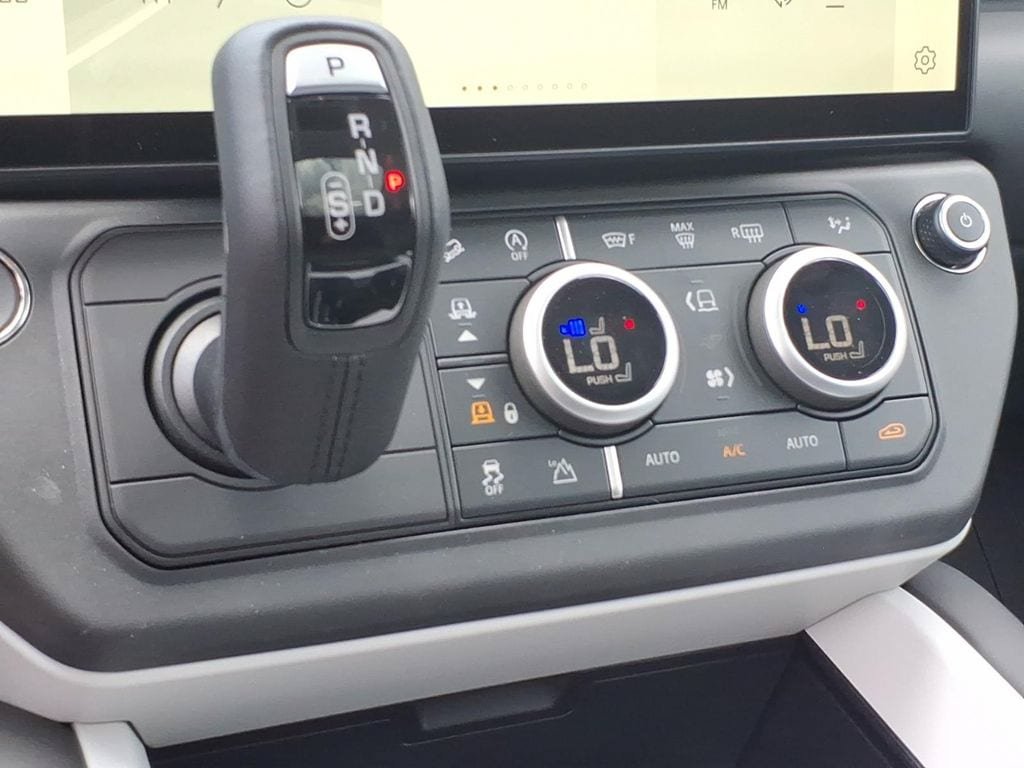 New 2026 Land Rover Defender 110 S AWD/4WD image 19