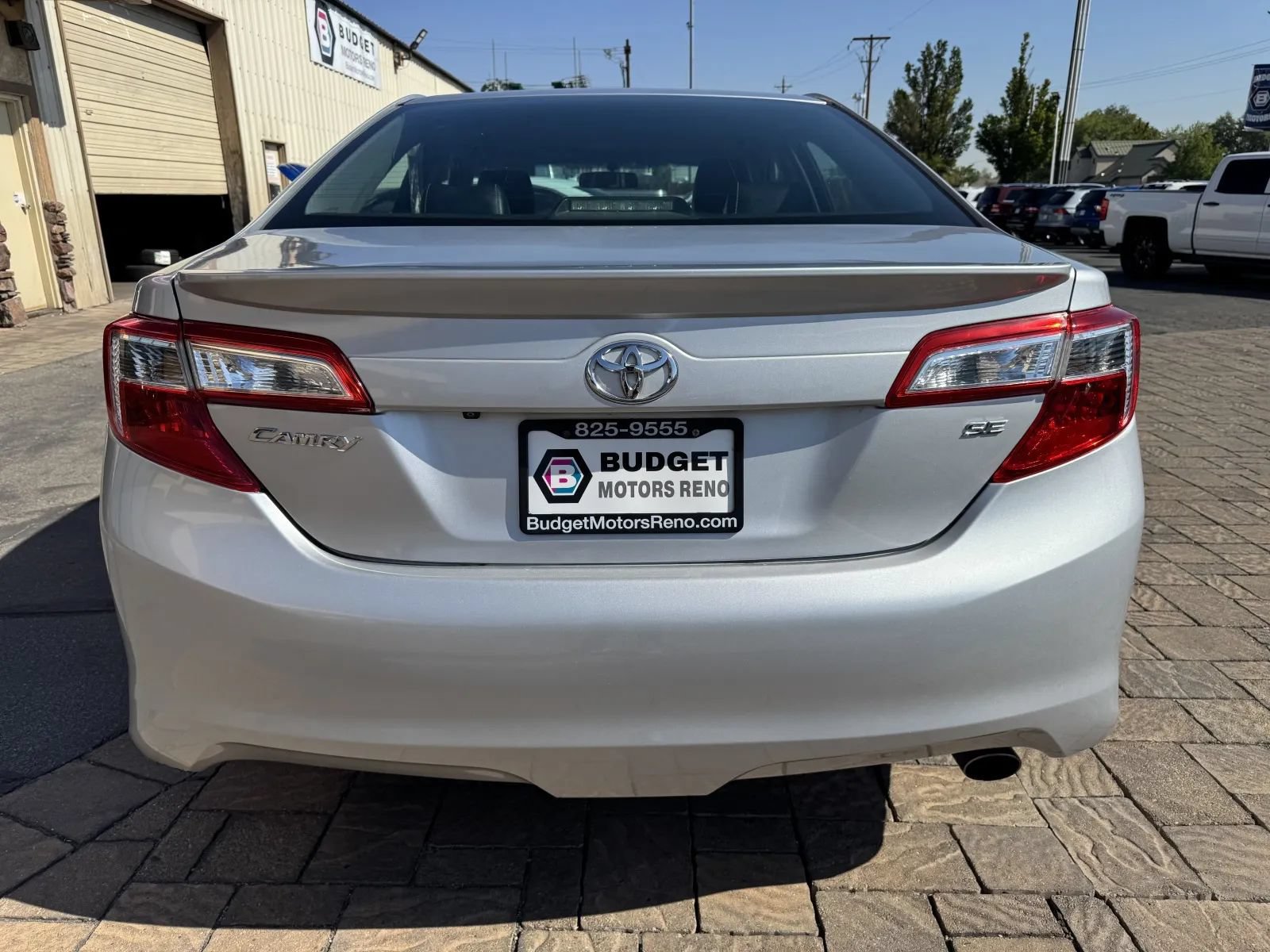 Used 2014 Toyota Camry SE FWD image 3