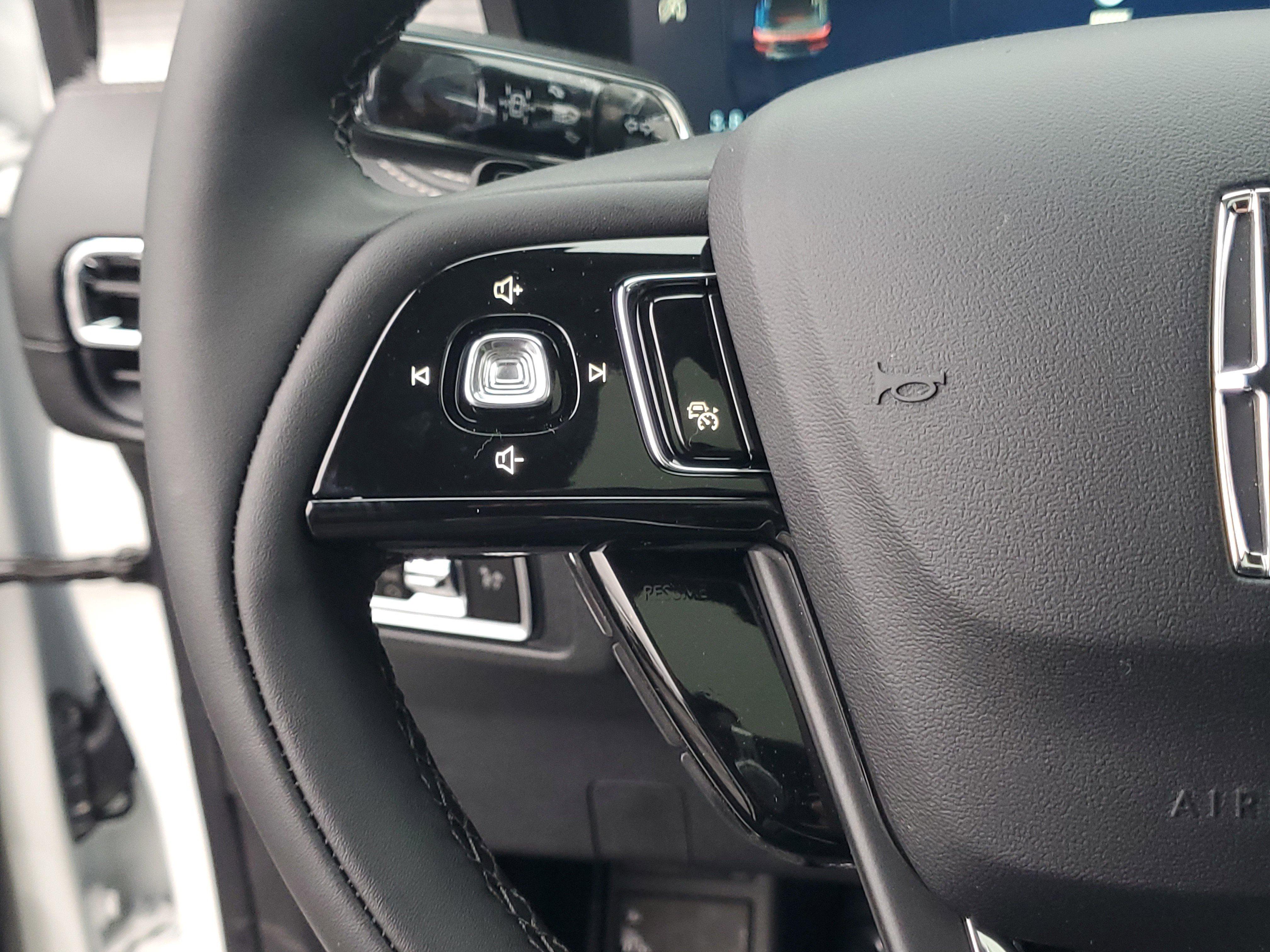 New 2026 Lincoln Corsair Premiere image 17