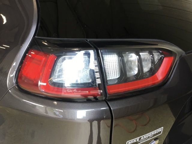 Used 2019 Jeep Cherokee Limited image 16