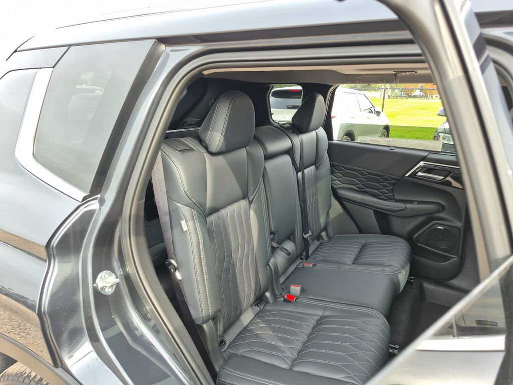 New 2026 Mitsubishi Outlander SEL image 48