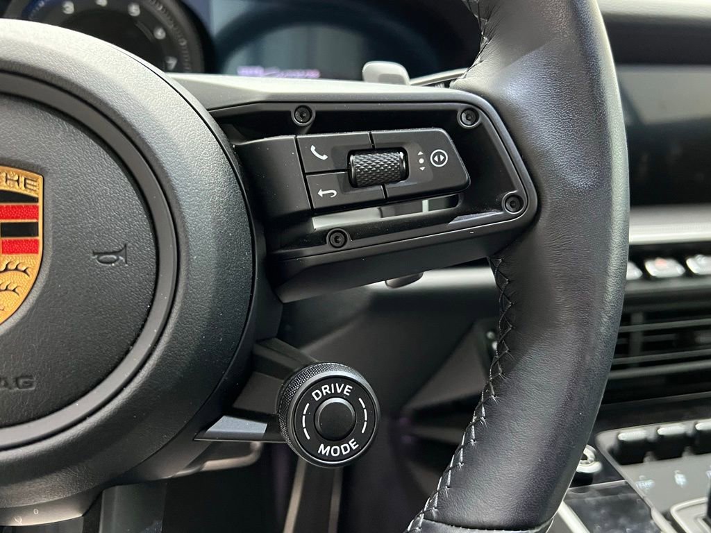 Used 2023 Porsche 911 Carrera image 9