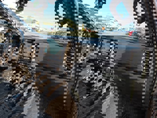 Used 2022 Nissan Frontier PRO-4X w/ Pro-4X Premium Package image 16