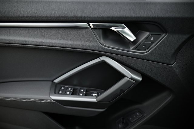 New 2025 Audi Q3 2.0T Premium image 14