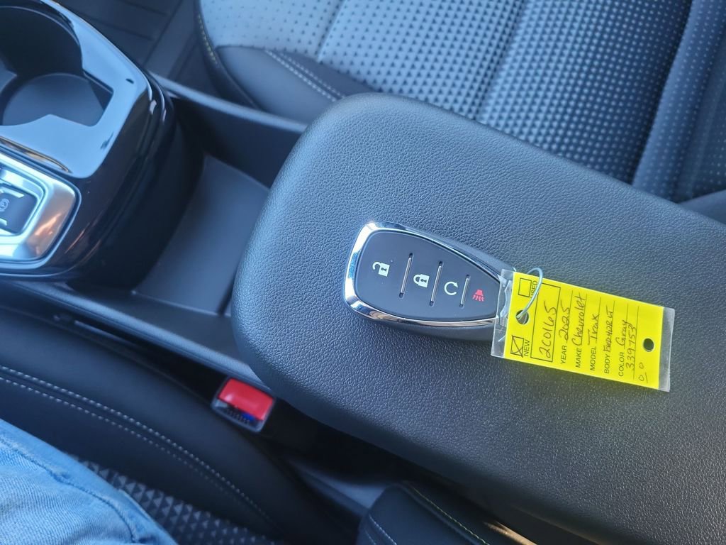 New 2025 Chevrolet Trax LT w/ LT Convenience Package image 28