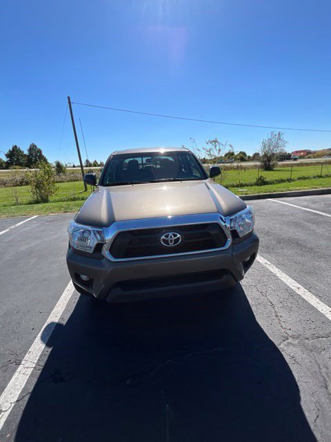 Used 2014 Toyota Tacoma 4x4 Double Cab w/ TRD Off-Road Package image 2