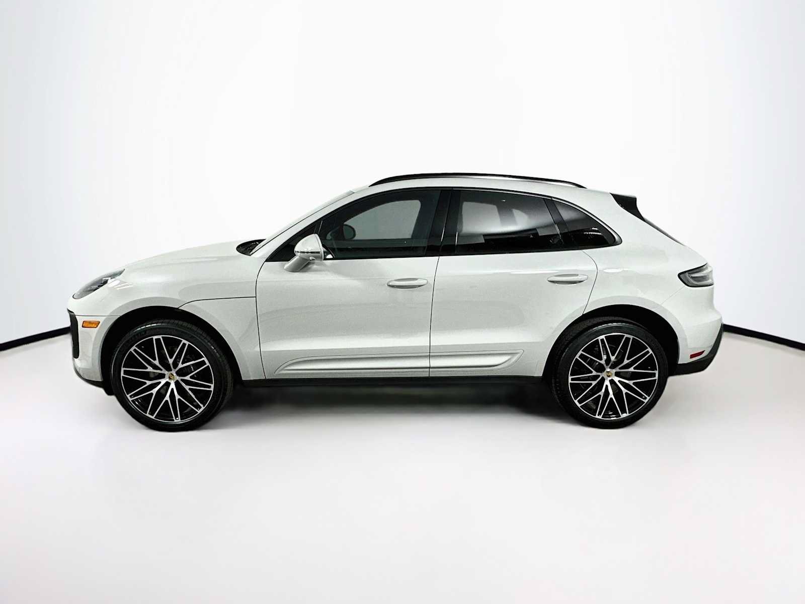 New 2026 Porsche Macan AWD/4WD image 2