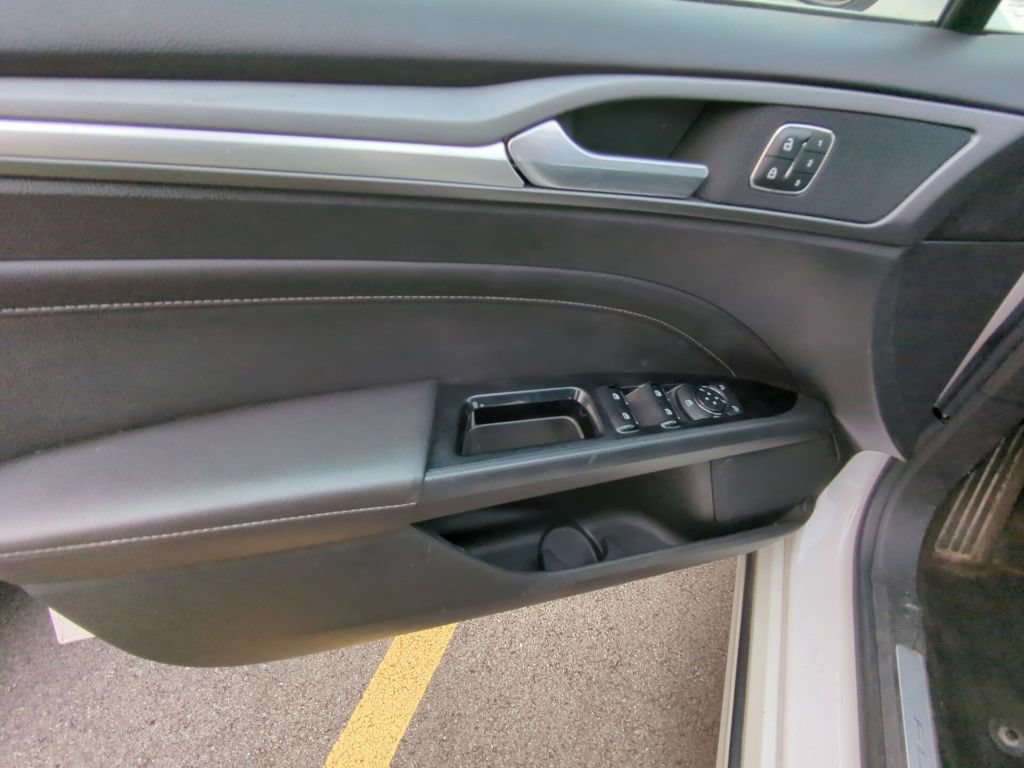 Used 2013 Ford Fusion Titanium FWD image 8