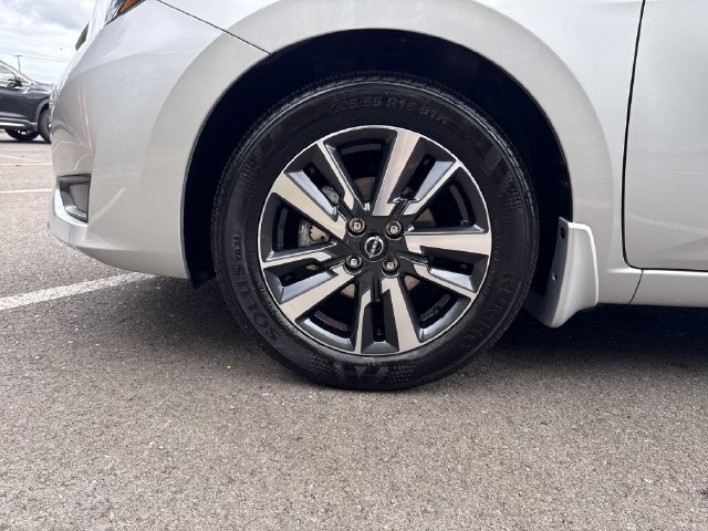 Used 2025 Nissan Versa SV w/ Trunk Package FWD image 26