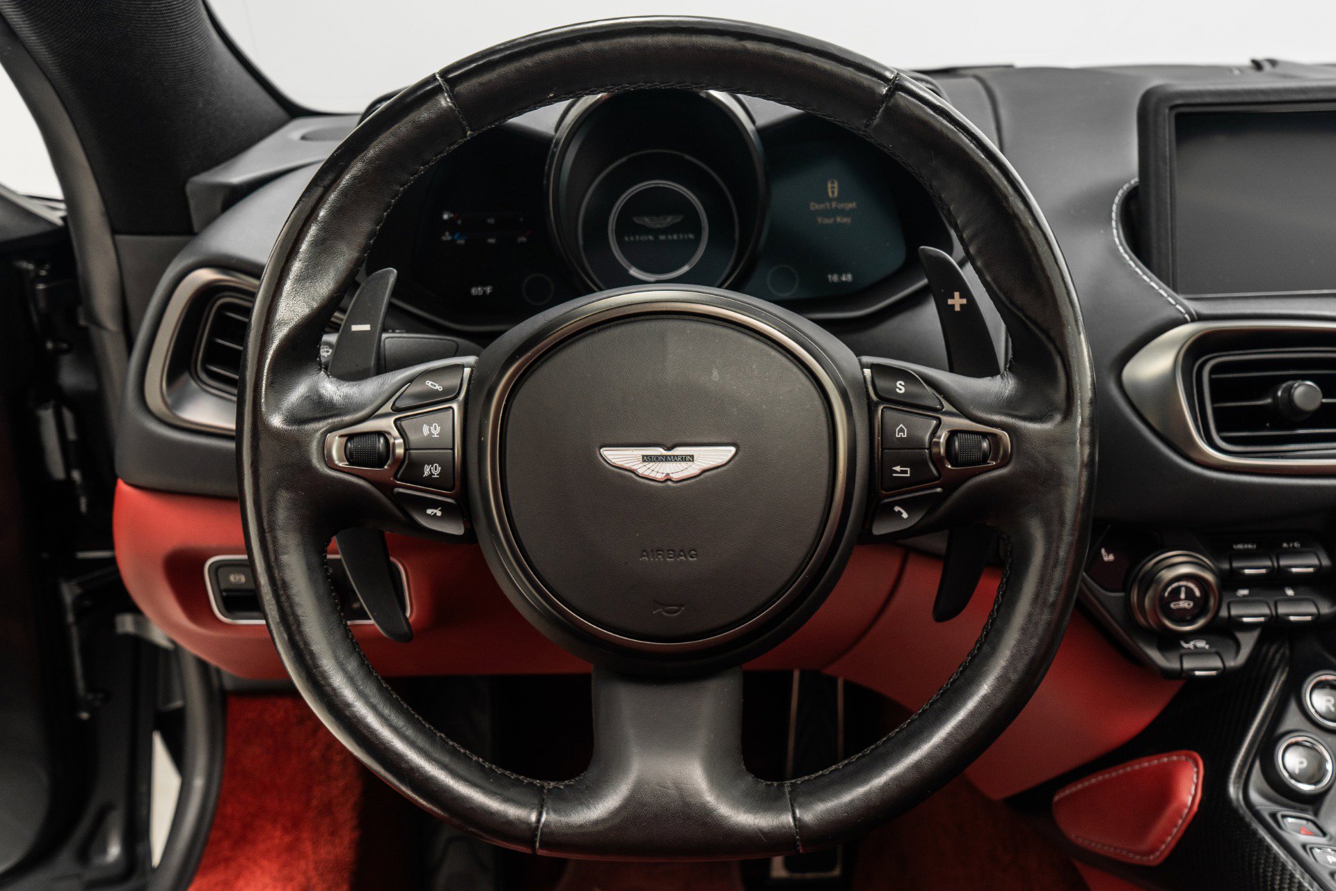 Used 2022 Aston Martin V8 Vantage Roadster image 15