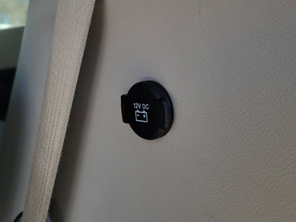 Certified 2024 Chrysler Pacifica Touring-L image 9