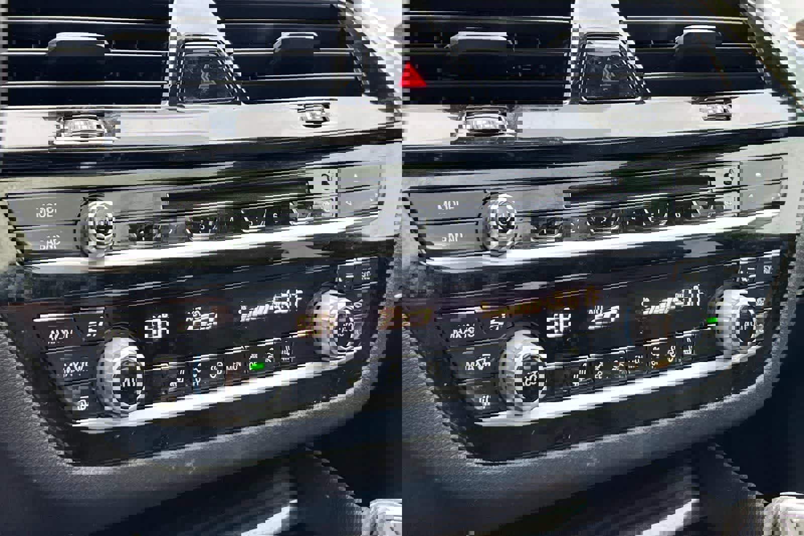 Used 2018 BMW 530e w/ Premium Package 2 image 21