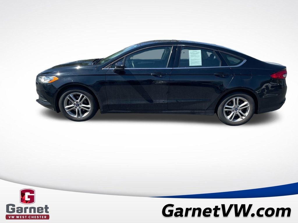 Used 2018 Ford Fusion SE w/ Fusion SE Technology Package image 2
