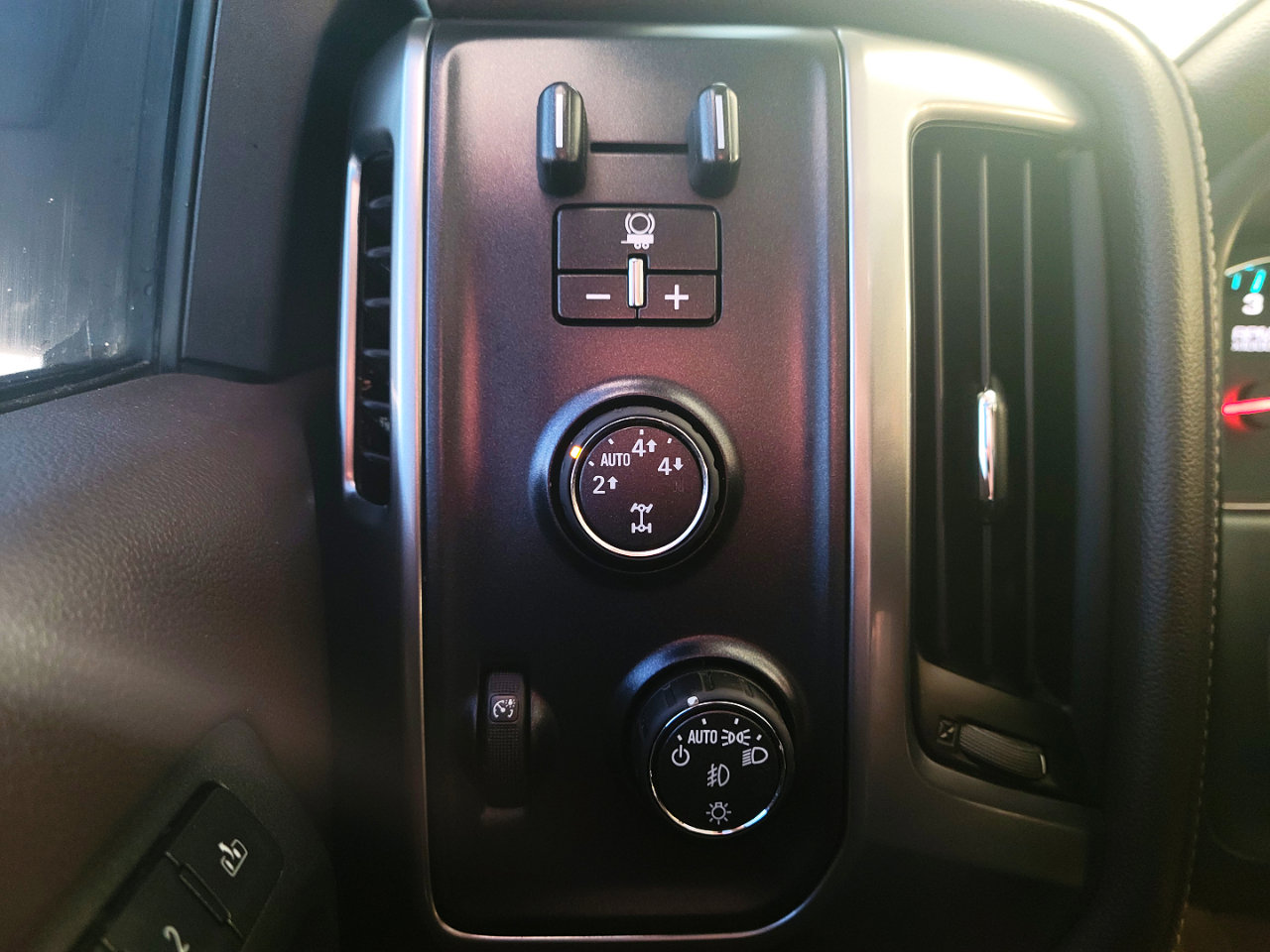 Used 2016 Chevrolet Silverado 1500 LTZ w/ LTZ Plus Package image 15