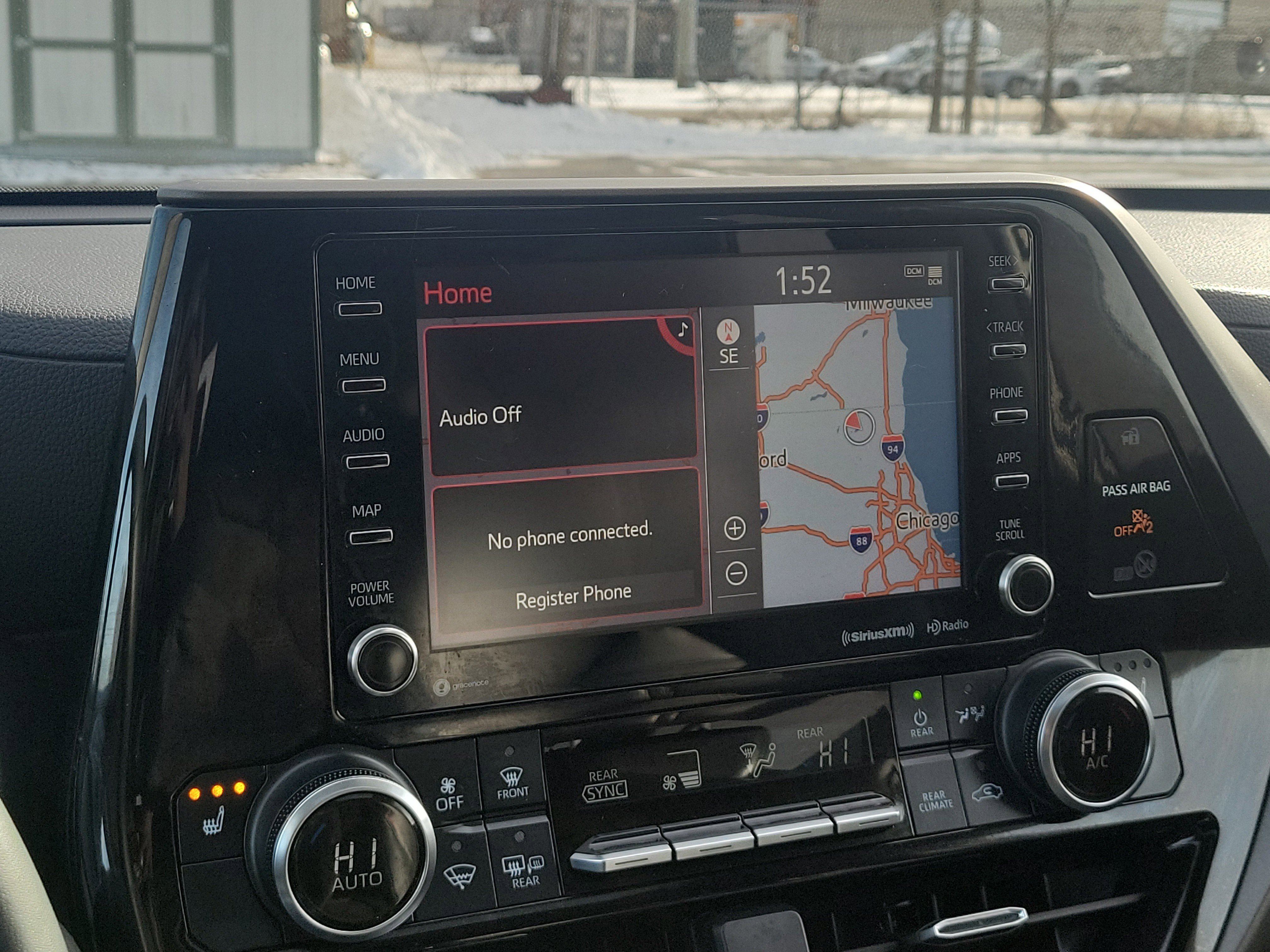 Used 2022 Toyota Highlander XLE image 26