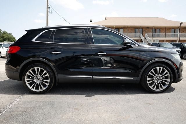 Used 2016 Lincoln MKX Reserve w/ Technology Package FWD image 16