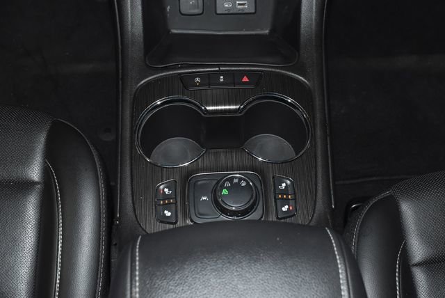 Used 2023 GMC Acadia SLT image 21