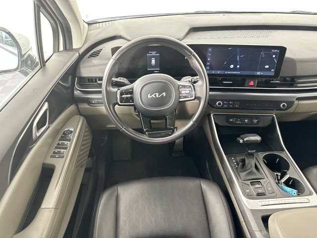 Used 2025 Kia Carnival FWD image 10