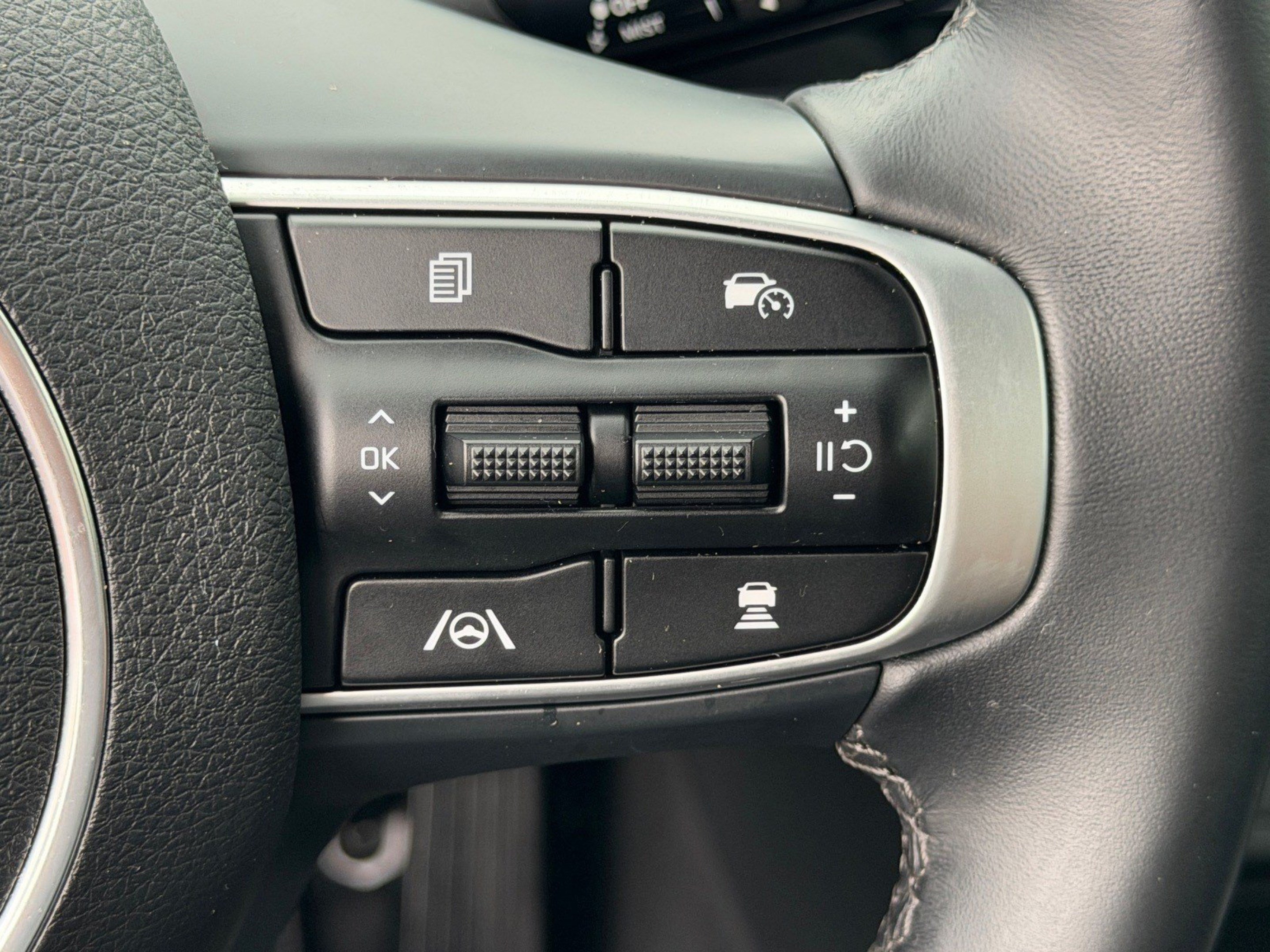 Used 2025 Kia K5 EX FWD image 29