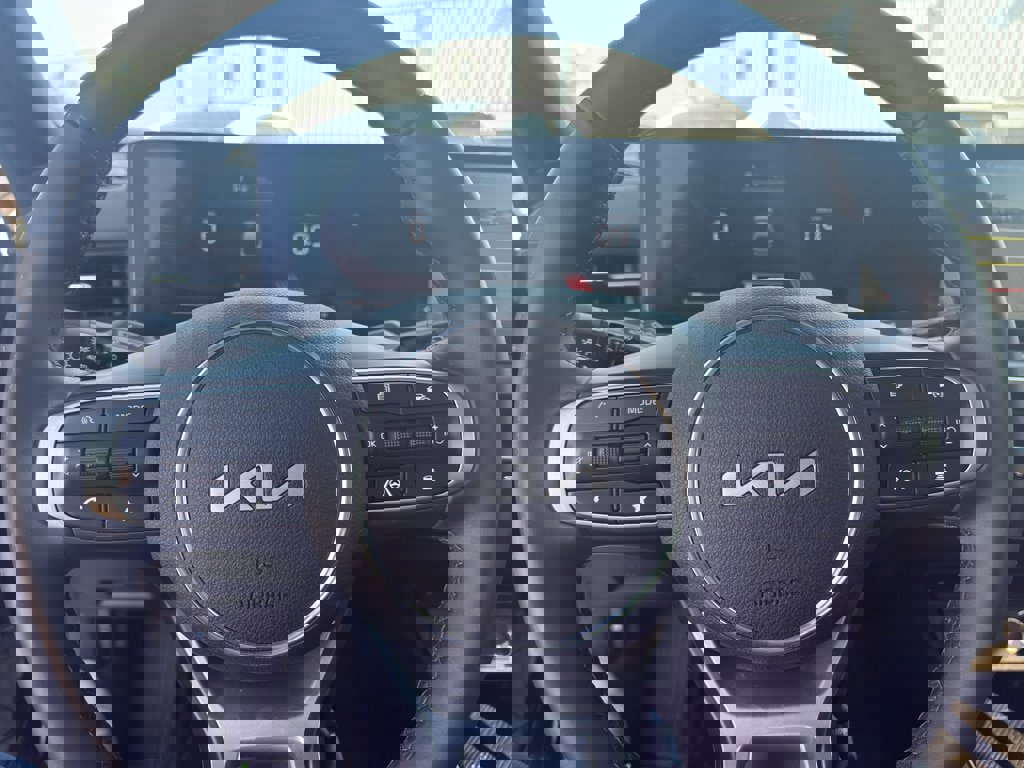 Used 2025 Kia K5 GT-Line w/ GT-Line Premium Package image 16