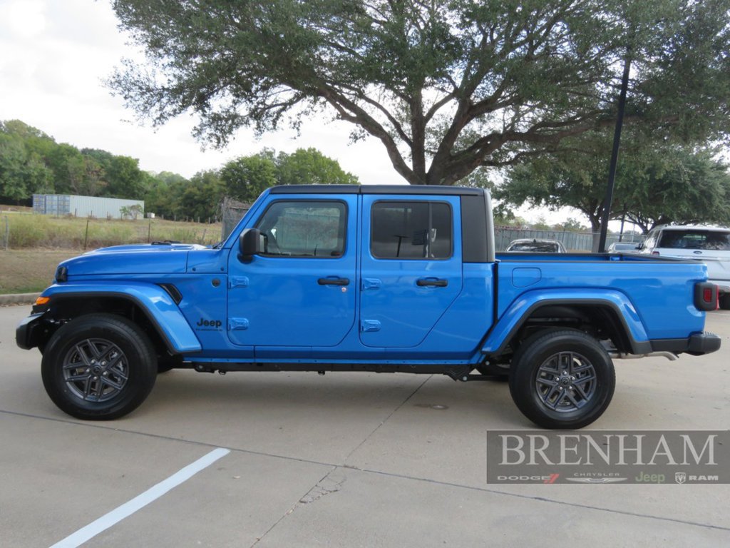 Used 2025 Jeep Gladiator Sport AWD/4WD image 22