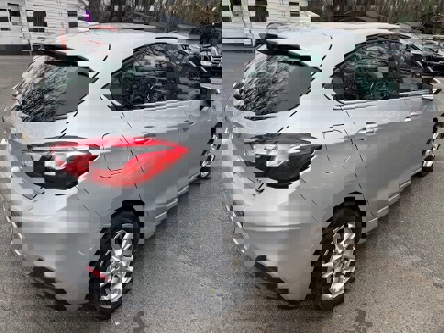 Used 2017 Chevrolet Cruze LT w/ Convenience Package image 4