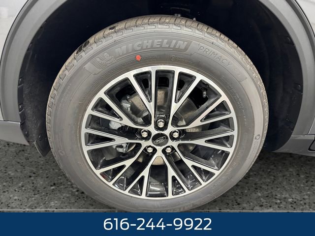 New 2026 Ford Escape SE w/ Class II Trailer Tow Package FWD image 23