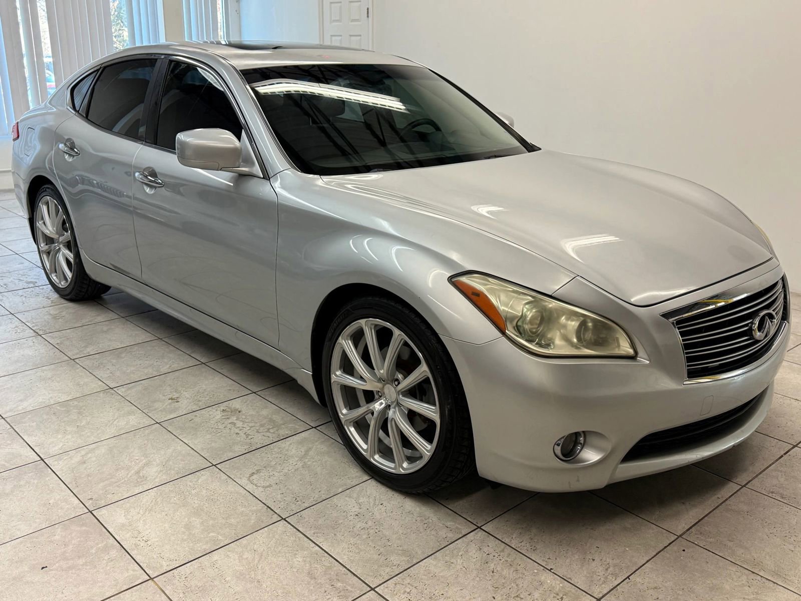 Used 2012 INFINITI M37 w/ Premium Pkg image 1