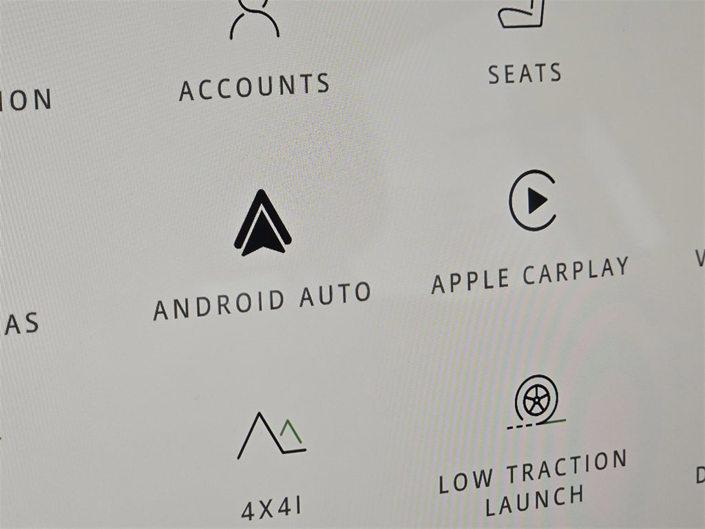 New 2025 Land Rover Defender 110 S image 7