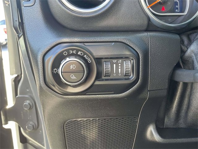 Used 2020 Jeep Gladiator Overland image 21