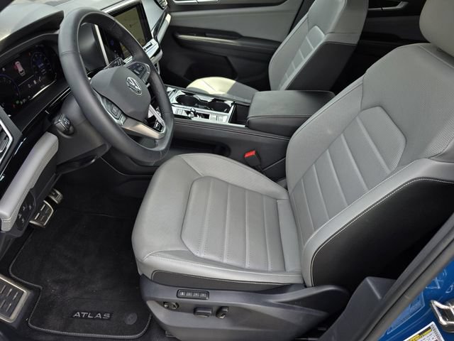 Used 2025 Volkswagen Atlas Cross Sport SEL R-Line AWD/4WD image 29