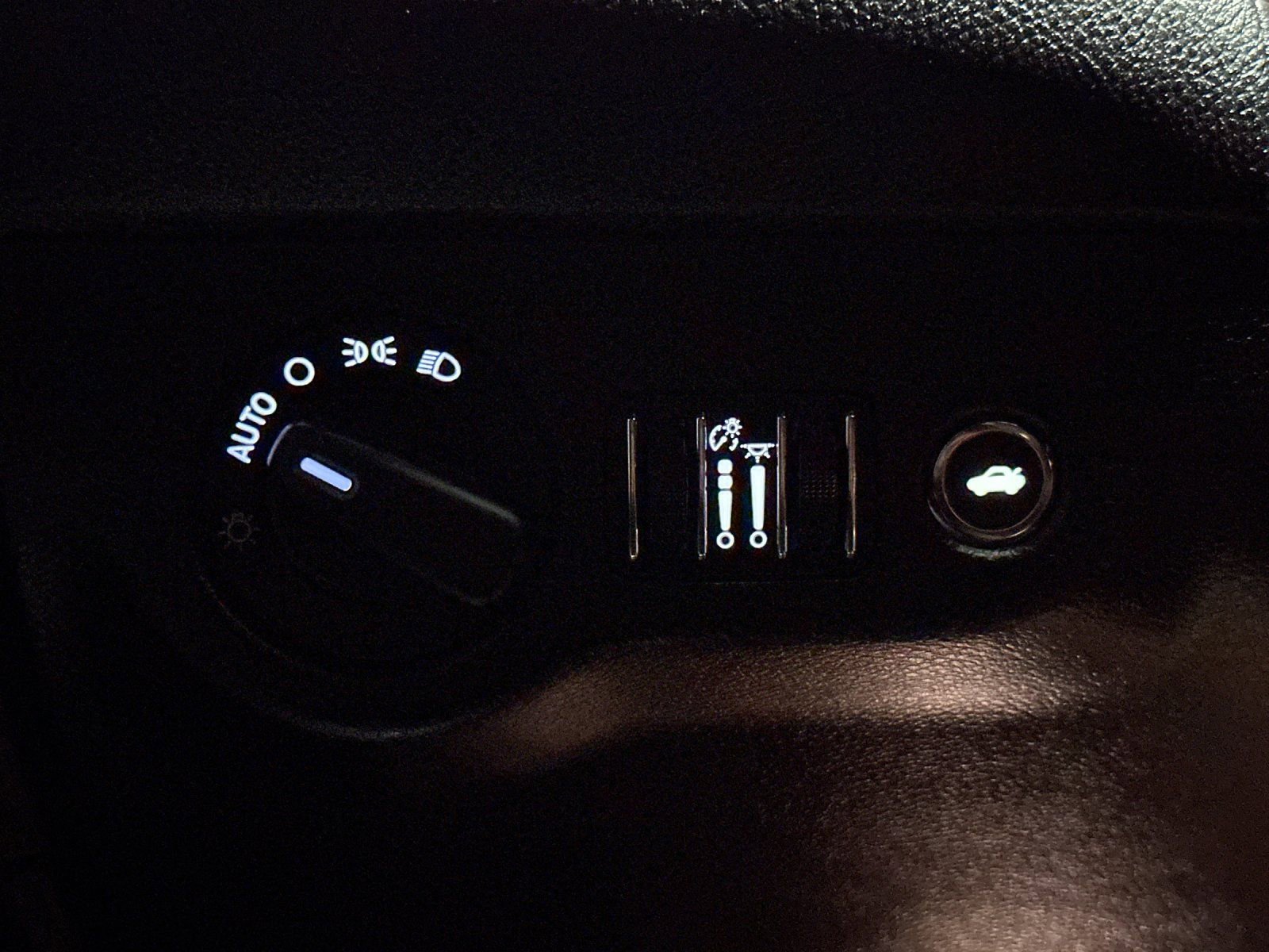 Used 2023 Dodge Challenger SXT image 32