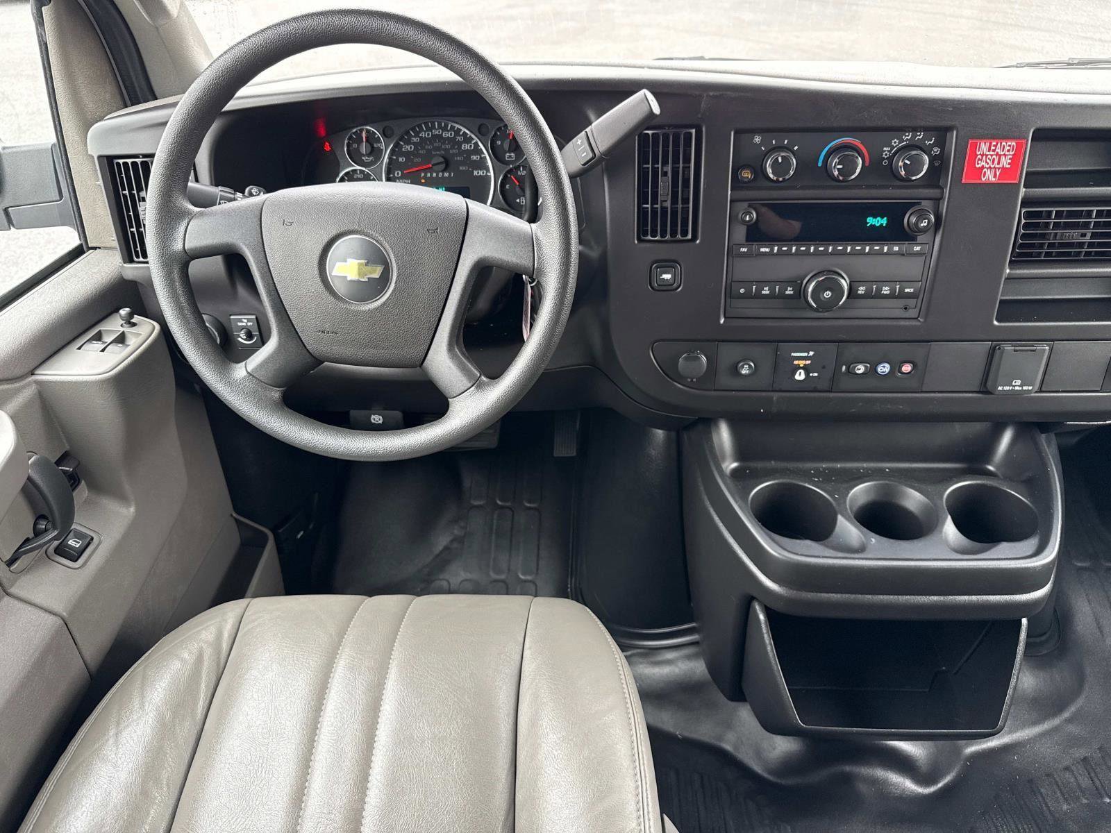 Used 2024 Chevrolet Express 3500 Extended image 2