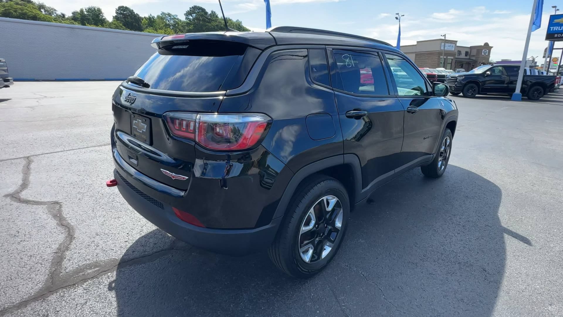 Used 2017 Jeep Compass Trailhawk w/ Leather Interior Group AWD/4WD image 8