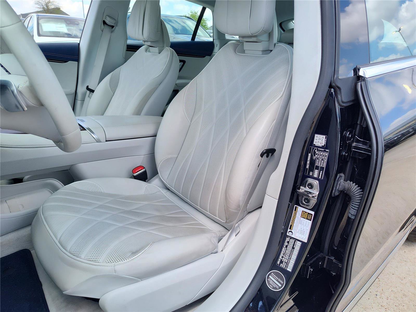 Certified 2022 Mercedes-Benz EQS 580 4MATIC Sedan image 15