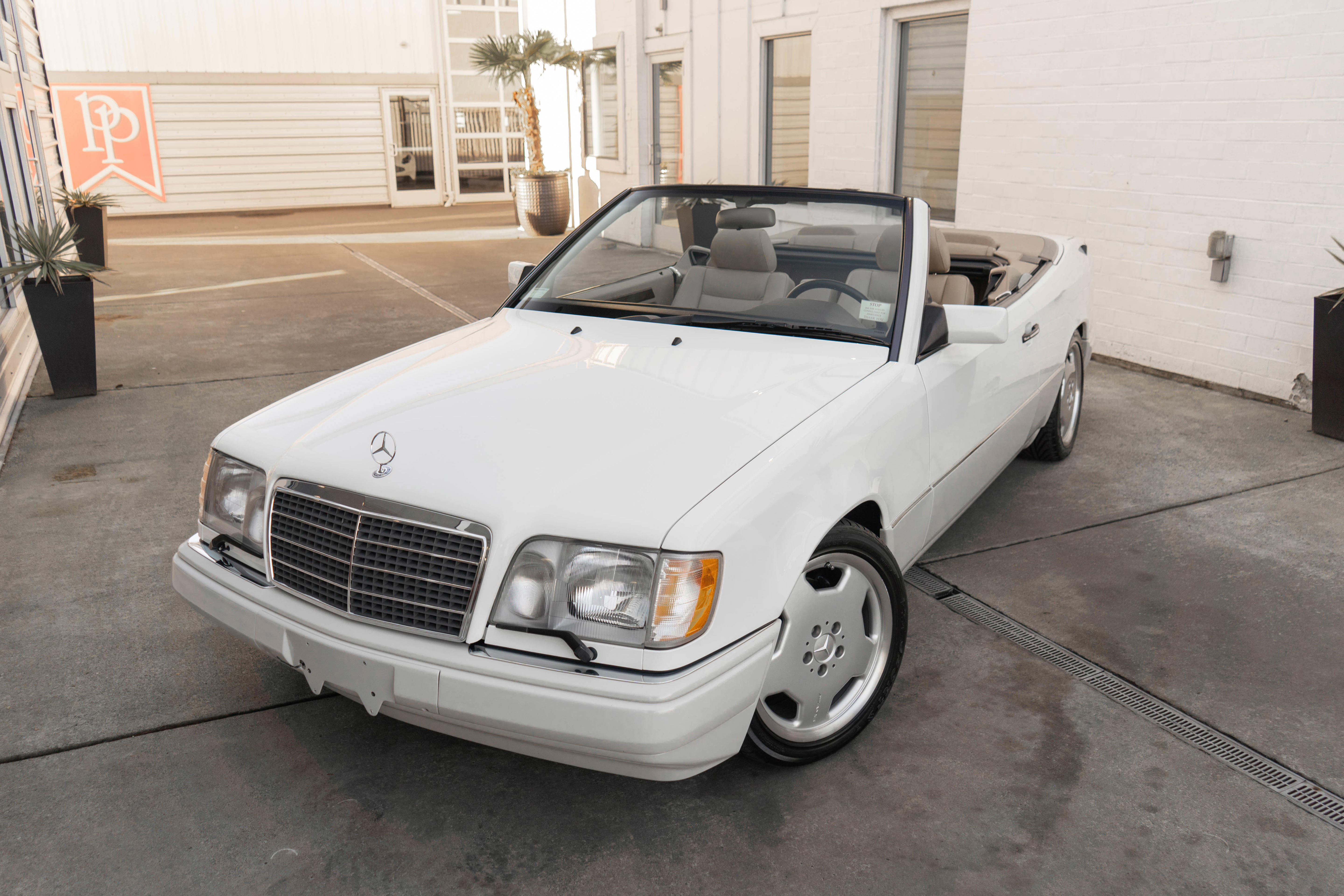 Used 1995 Mercedes-Benz E 320 Convertible image 3