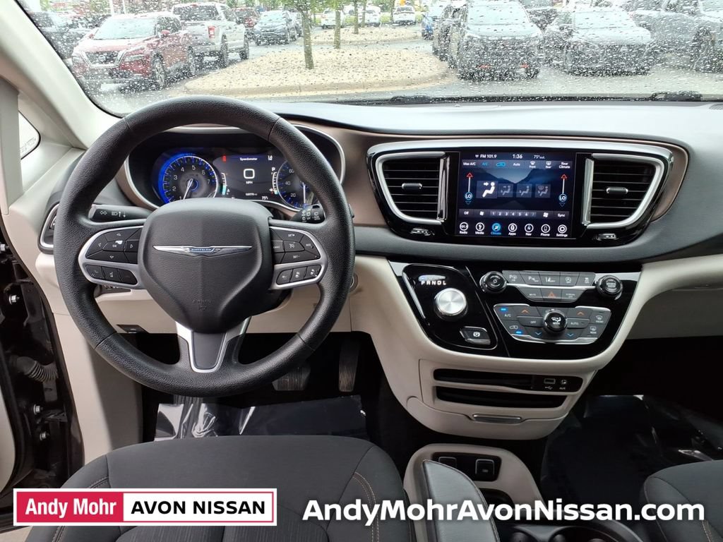 Used 2019 Chrysler Pacifica Touring Plus w/ Advanced Safetytec Group FWD image 29