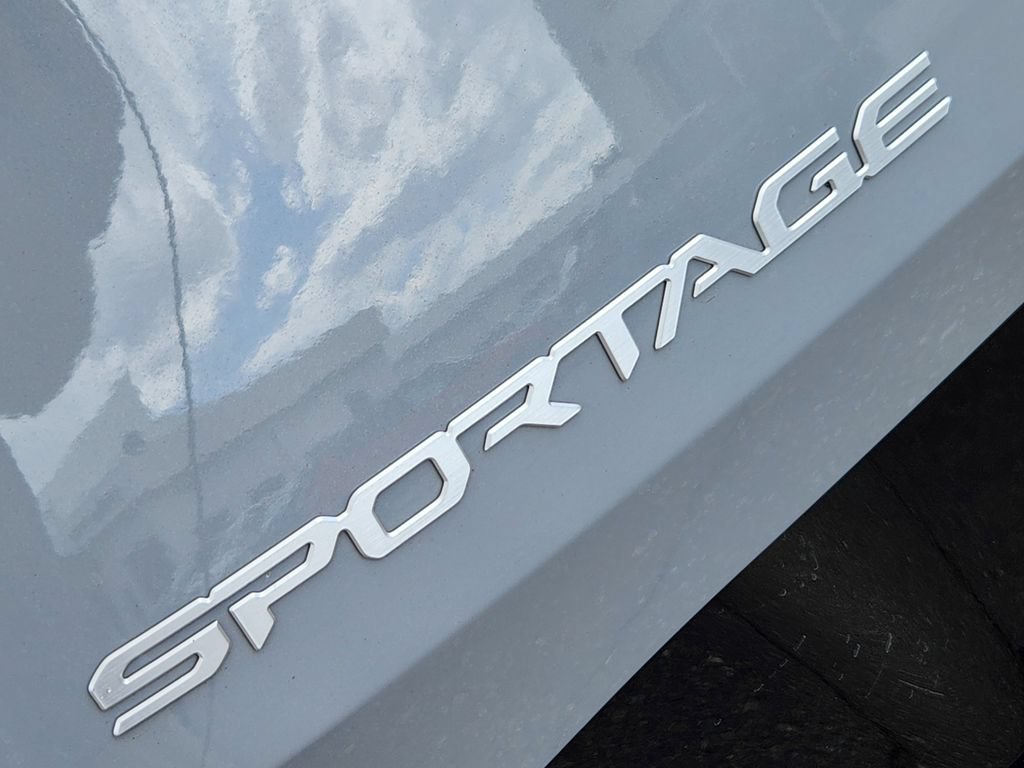 Used 2025 Kia Sportage SX FWD image 15