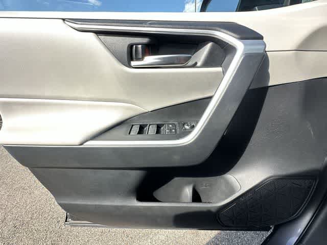 Used 2024 Toyota RAV4 XLE AWD/4WD image 17