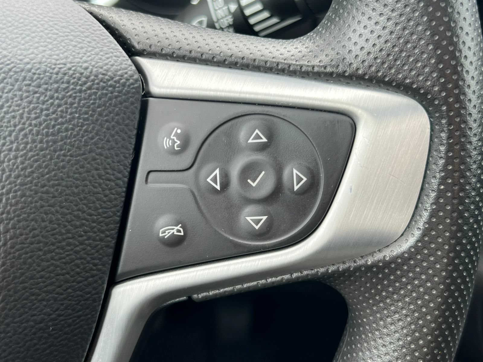 Used 2024 GMC Terrain SLE AWD/4WD image 20