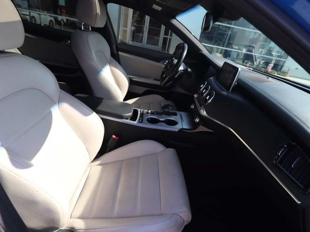 Used 2018 Kia Stinger GT2 AWD/4WD image 15