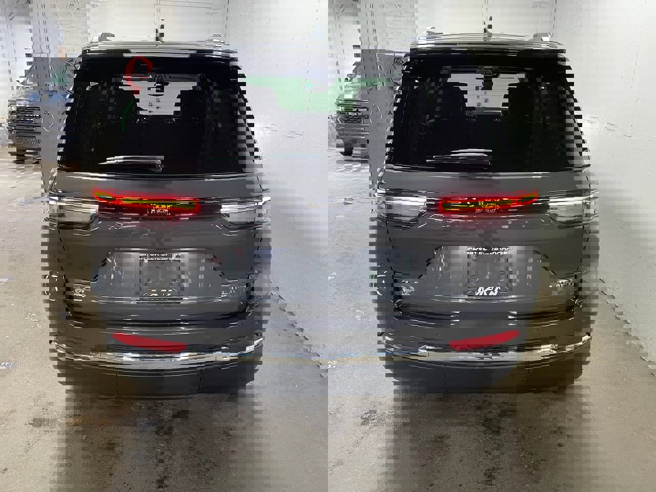 Used 2022 Jeep Grand Cherokee Limited image 8